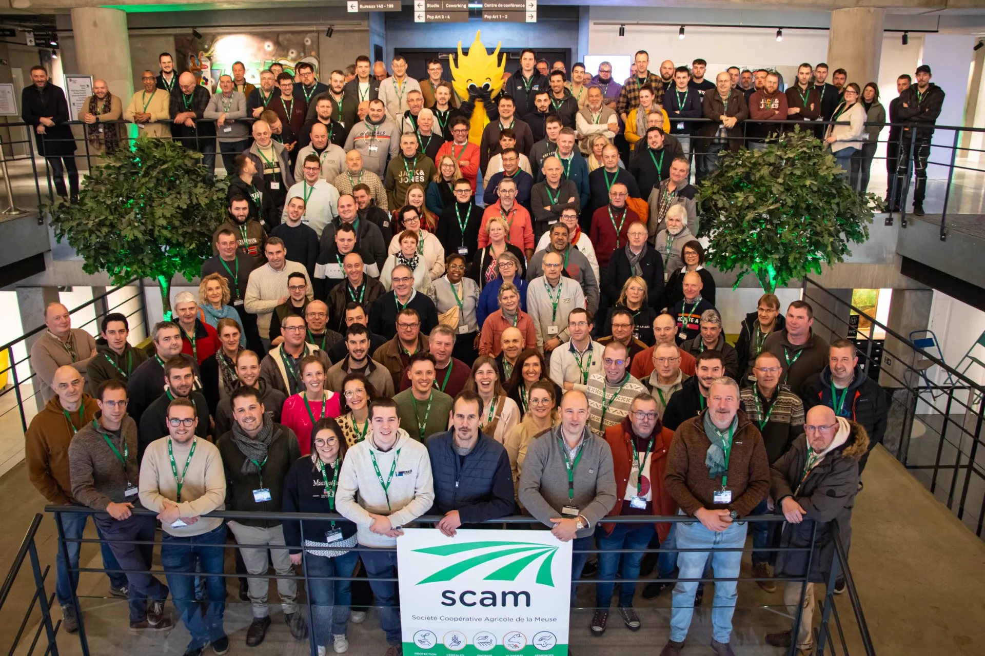 Photo de groupe des employés de la SCAM