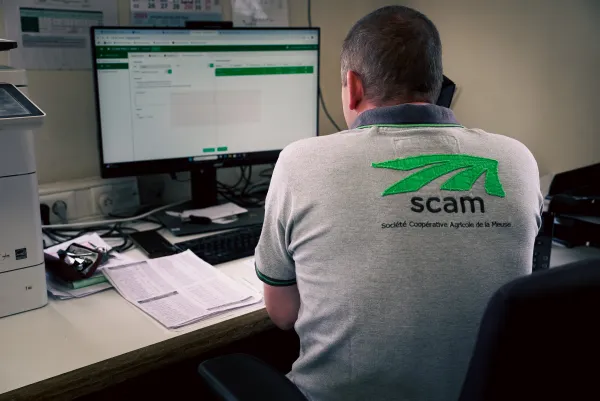 la-scam-employee-1